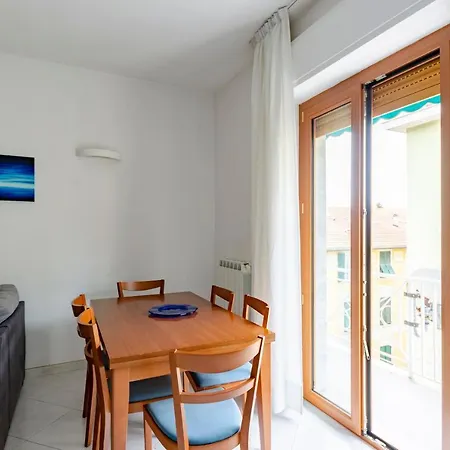 דירה Altido Colourful Flat, Short Walk To The Beach סנטה מרגריטה ליגורה