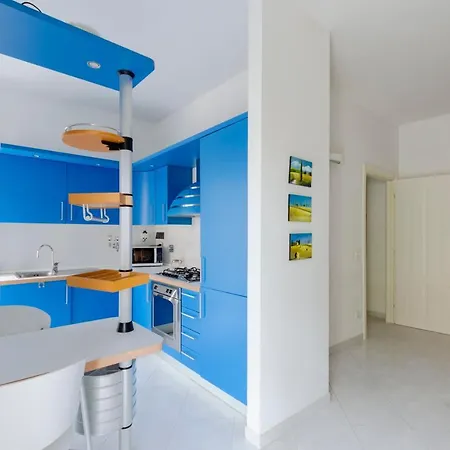 דירה Altido Colourful Flat, Short Walk To The Beach