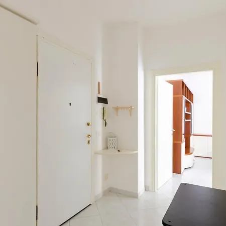 Altido Colourful Flat, Short Walk To The Beach *